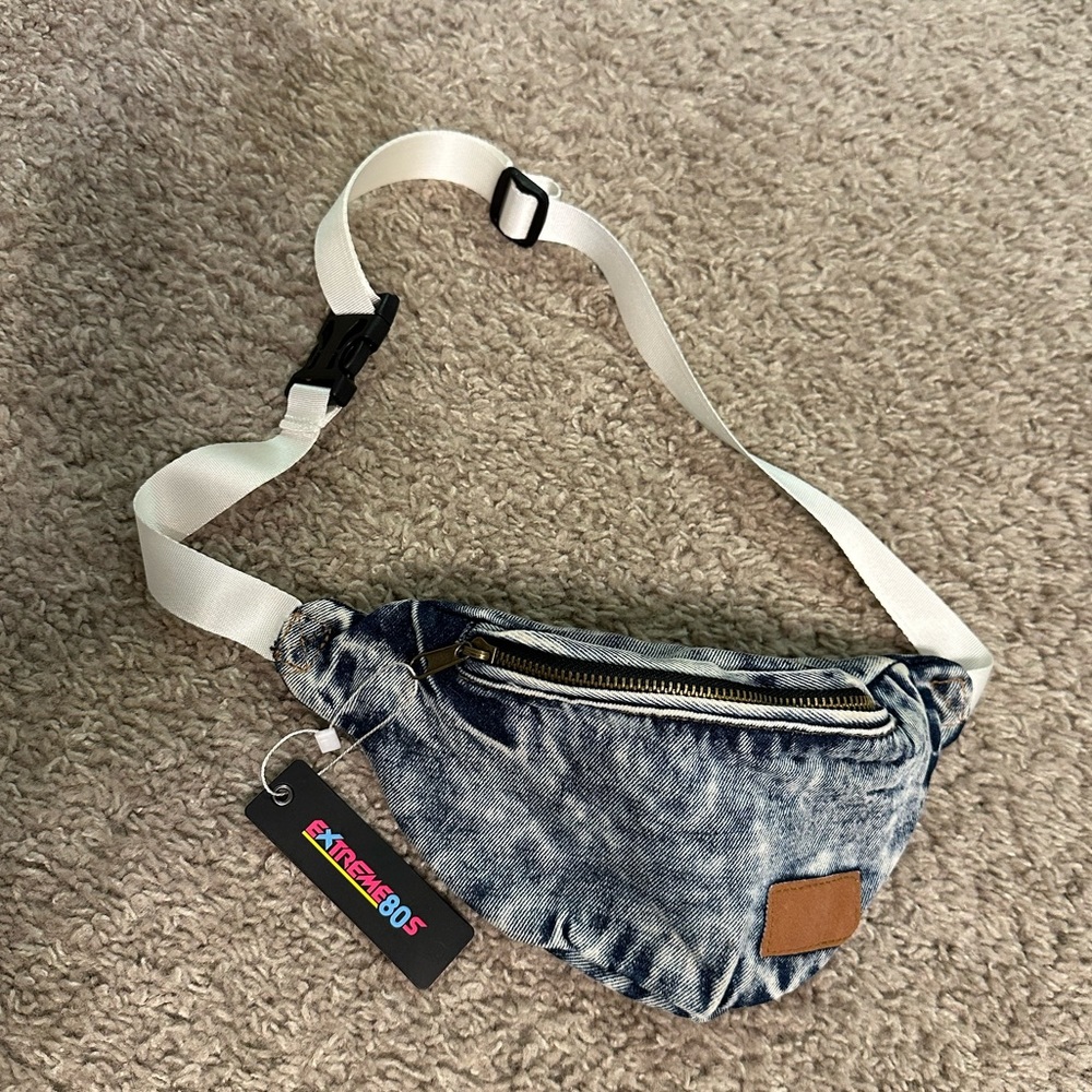 NWT! Extreme80s fanny pack